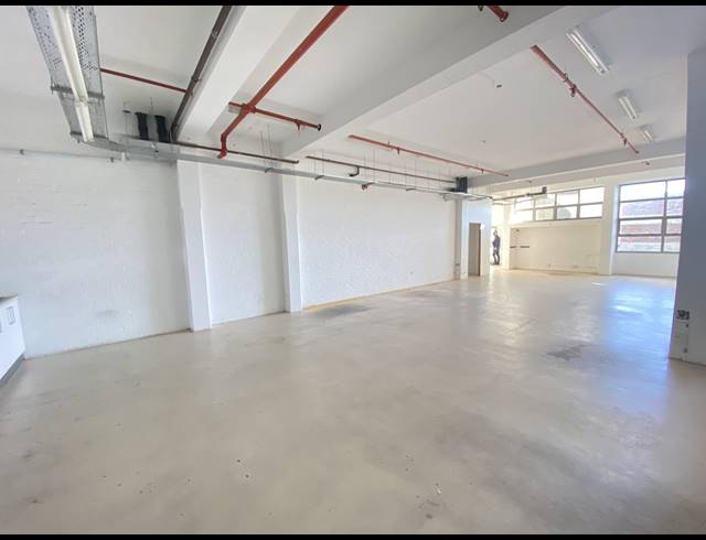115M² OFFICE TO LET IN WOODSTOCK